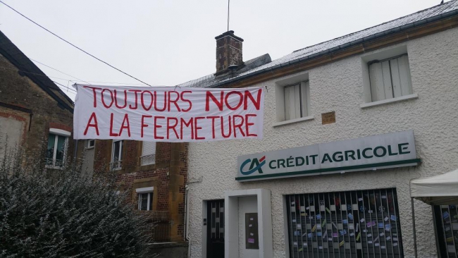 Les habitants de Poix-Terron toujours mobilisés contre la fermeture de leur agence bancaire !
