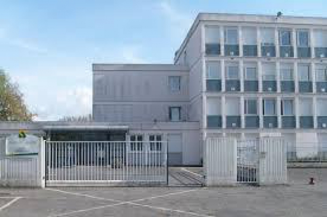 Sedan : " Ma fille Elona a bien été agressée dans sa classe au lycée Pierre Bayle " Aurore, la maman s'explique. 