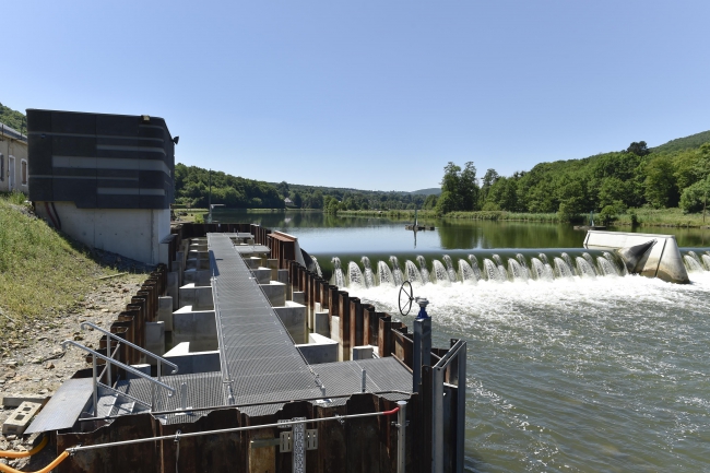 Un phénomène climatique imprévu provoque un retard des travaux sur les barrages de la Meuse
