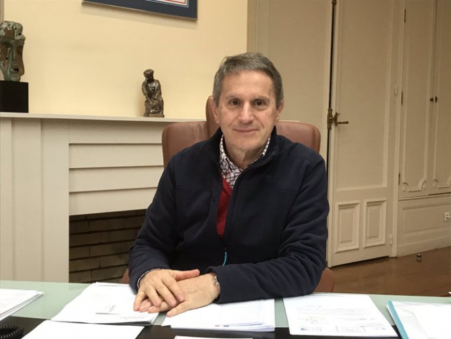 Ardennes: Noël Bourgeois continue sa tournée des établissements scolaires des Ardennes