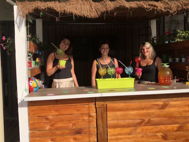 Douzy : une paillote au restaurant du lac. 