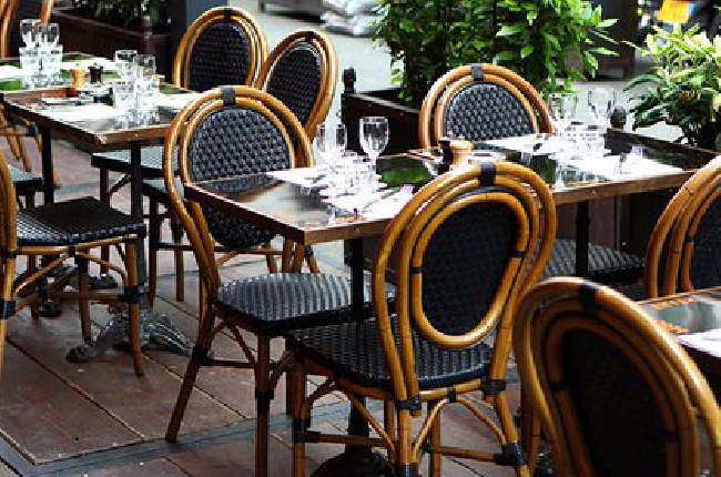 Ardennes : dès le 9 août le pass sanitaire sera exigé à la terrasse des bars et des restaurants , une loi difficile à mettre en œuvre selon les professionnels du secteur 