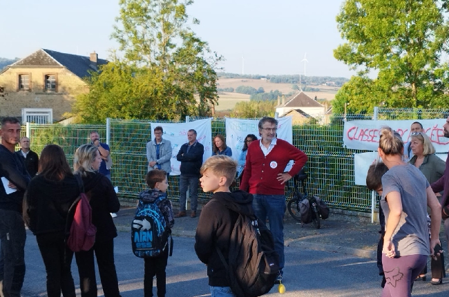 Carignan : Rentrée des classes perturbée au collège Jeanne Melin avec une opération « collège mort » contre les suppressions de moyens