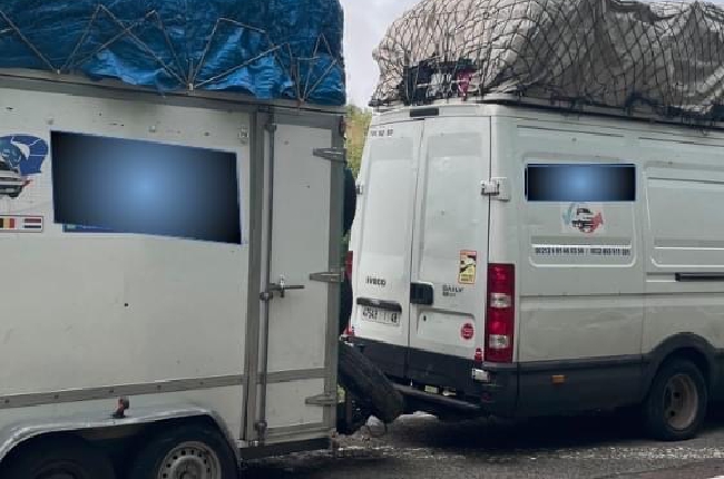 A34 : plusieurs tonnes de surcharge pour une camionnette et sa remoque 