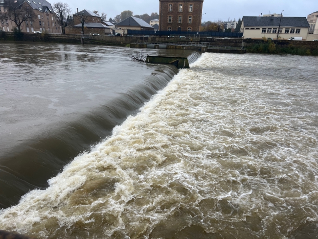 Ardennes : les barrages submergés par la Meuse, rien d'anormal 