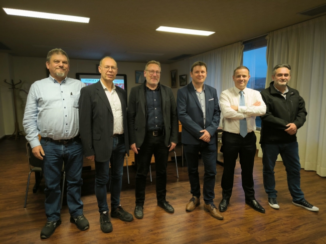 Après la forge Raguet à Monthermé, la société Forgex France pourrait reprendre l'entreprise Walor, à Bogny-sur-Meuse et à Vouziers, sauvant ainsi 83 emplois