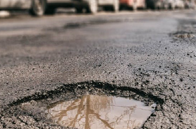  Sedan  : dégradations de véhicules avenue Philippoteaux suite à des nids-de-poule , les automobilistes peuvent se faire indemniser