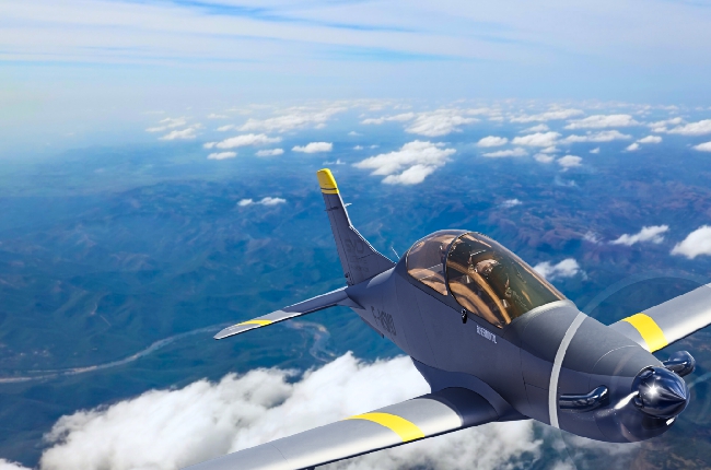 Incubée chez Rimbaud Tech, l'entreprise SMD crée son premier avion biplace, en kit