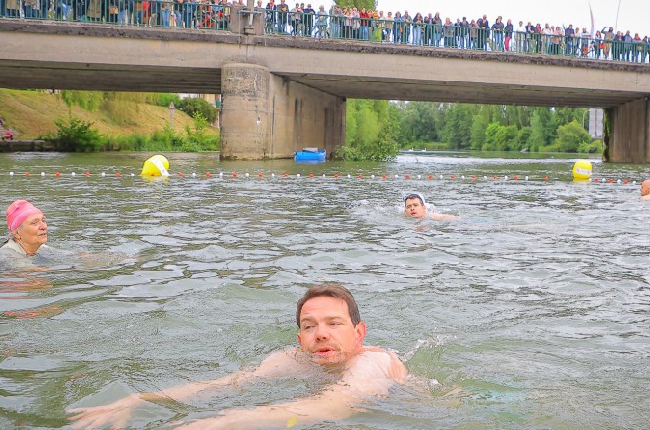 Collaboration entre la ville de Charleville-Mézières et Ardenne Métropole pour une nouvelle baignade dans la Meuse, qui ne se déroulera finalement que la journée de dimanche