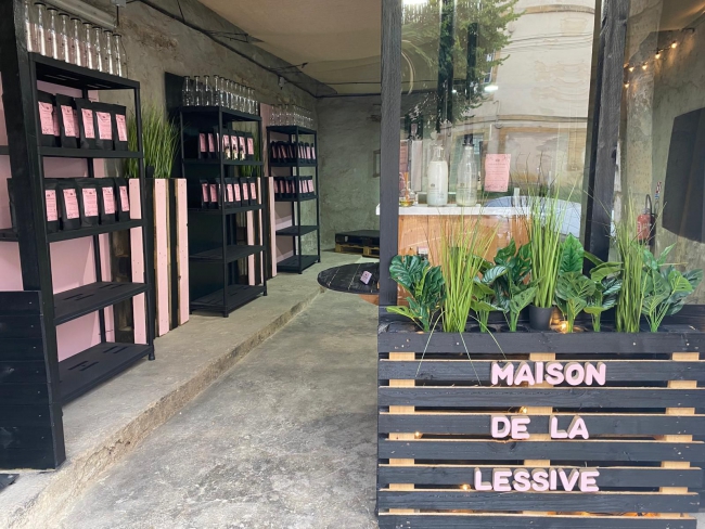 La Maison de la Lessive s'ouvre sur l'extérieur et révolutionne l'entretien du linge et de la maison avec le DIY