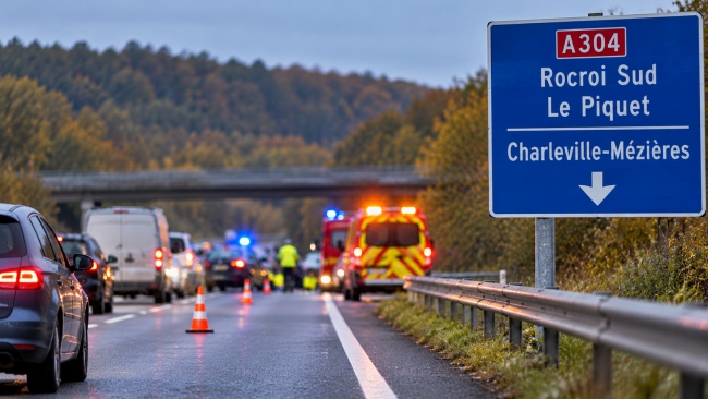 Ardennes : A304 : un jeune conducteur blessé dans une collision près de Rocroi 
